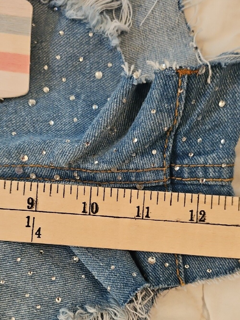 Cali 1850 - Light Wash Rhinestone Shorts- Size 1 (XS to S) - Picture 4 of 7